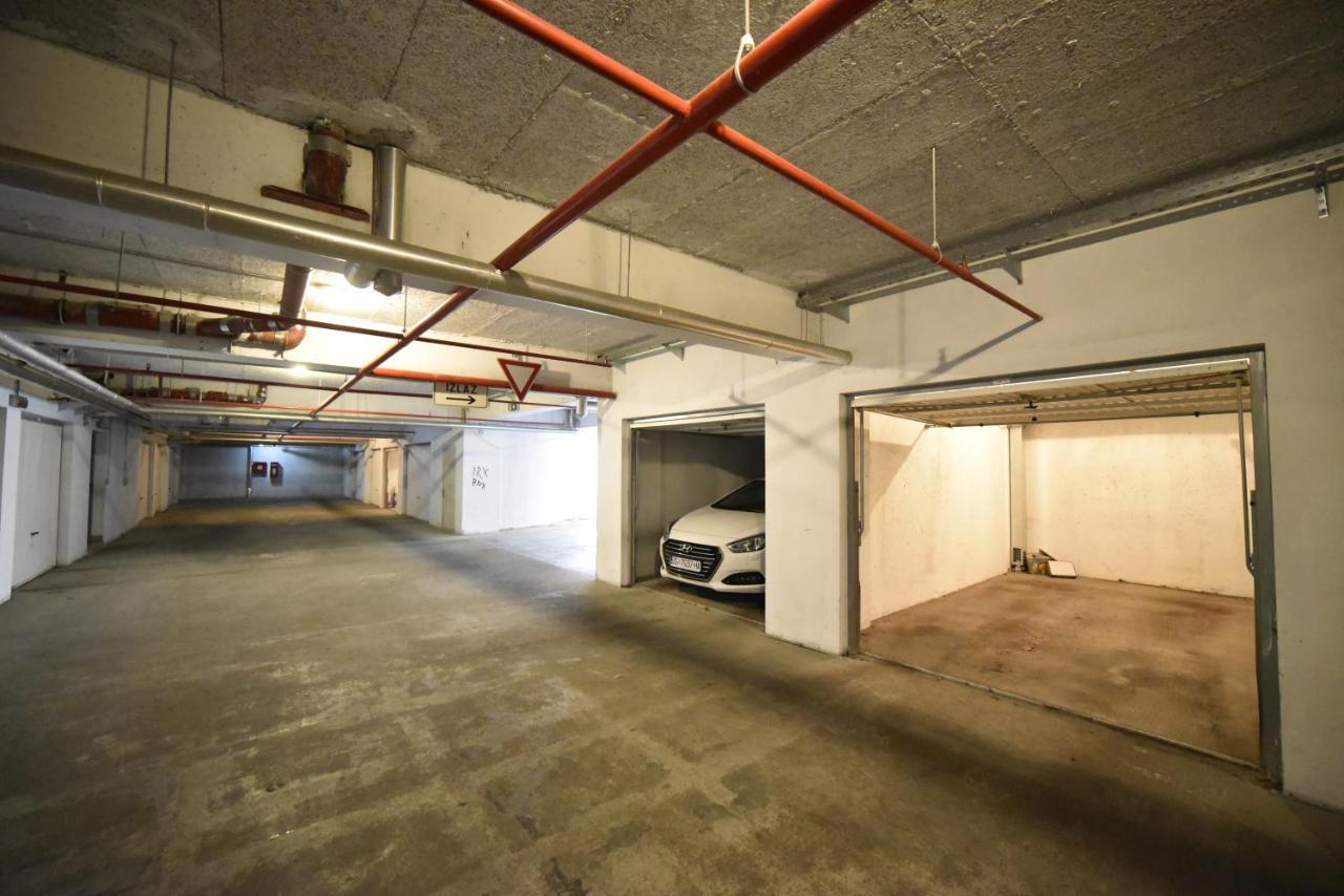 Block Apartment Park With Private Garage Parking Zagreb Exterior foto