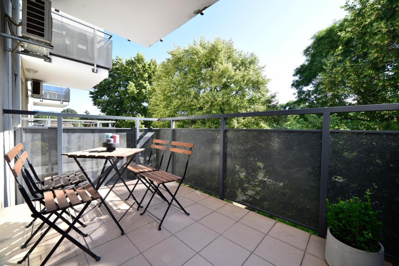 Block Apartment Park With Private Garage Parking Zagreb Exterior foto